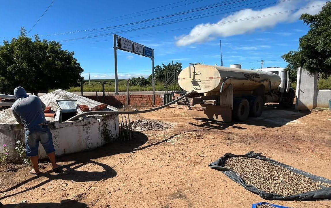 Prefeitura de Potengi retorna com Operação Pipa após mais de uma década