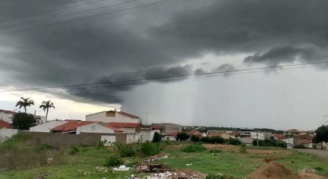 Cariri inicia a semana com possibilidade de chuvas até quarta-feira (1º), prevê Funceme