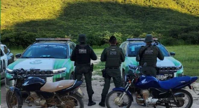 Polícia Militar trava tiroteio com assaltantes e recupera motocicletas