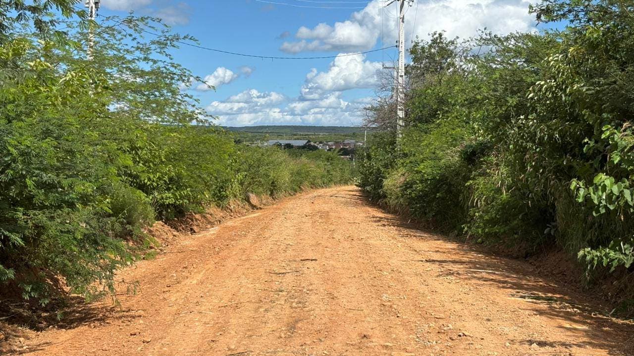 Prefeitura de Potengi intensifica melhorias nas estradas da zona rural