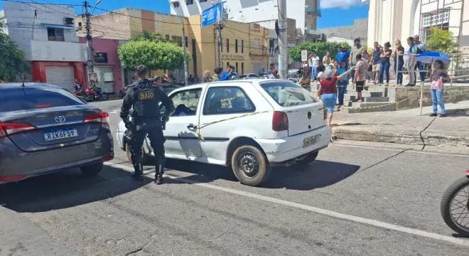 Homem morto a tiros no seu carro em Juazeiro após pegar a esposa com bebê no Hospital São Lucas