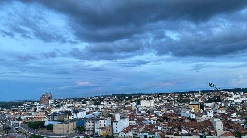 Cariri pode registrar chuvas isoladas e calor de até 35°C neste fim de semana