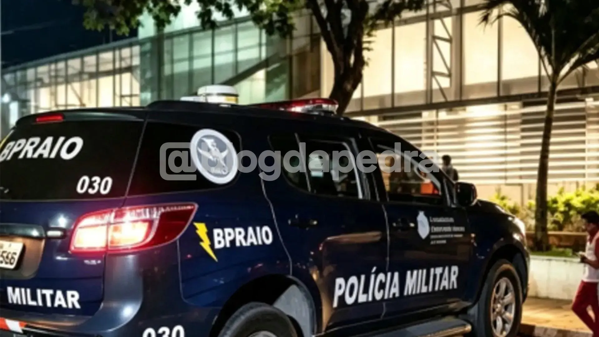 Mulher denuncia agressões do pai e irmão e polícia encontra munições em Missão Velha