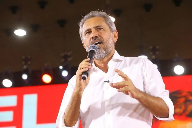 Elmano de Freitas é reeleito governador do Ceará no 1º turno
