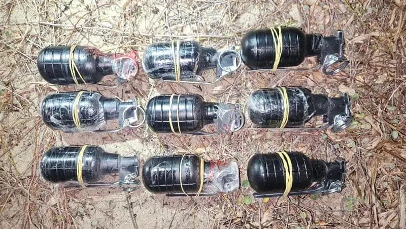 Polícia apreende 9 granadas e 5 pistolas em baile funk em Fortaleza