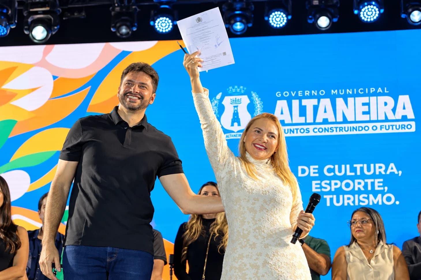 A prefeita Késia Alcântara assinou a ordem de serviço do novo hospital de Altaneira, com investimento de R$ 5,4 milhões e área superior a 5 mil m².